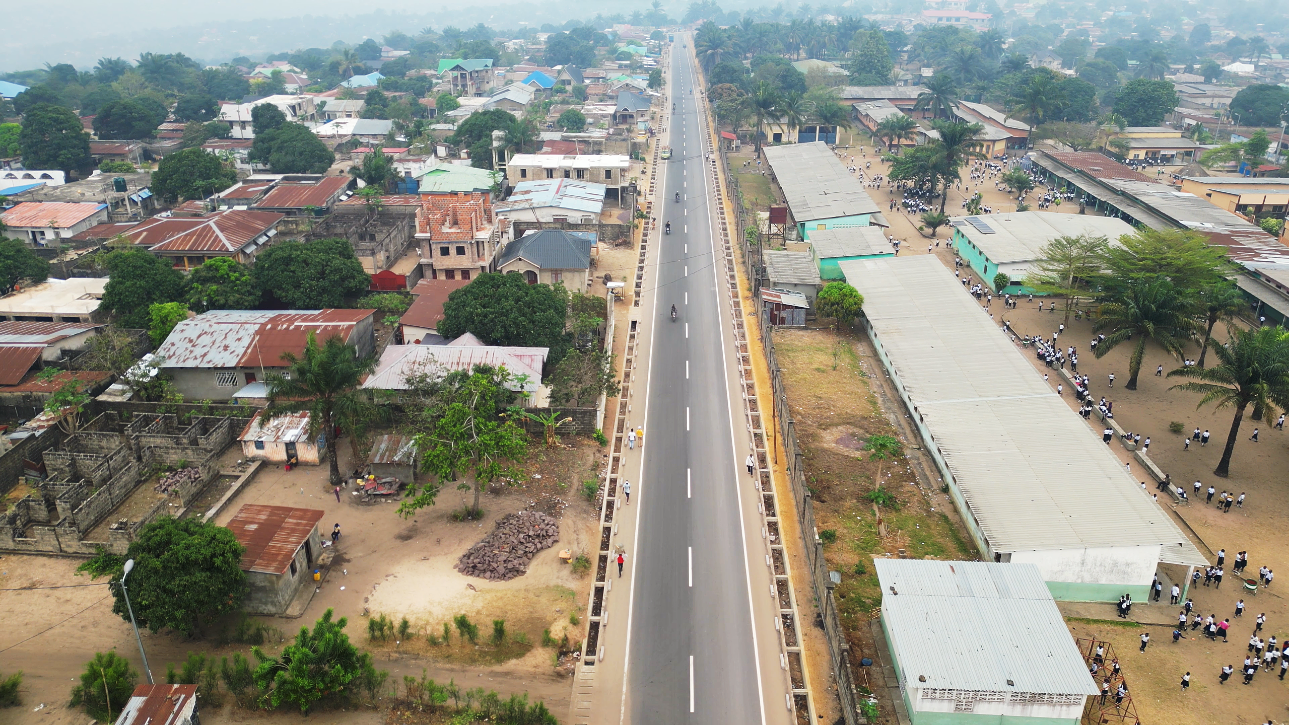 刚果（金）恩邹拉娜大街修复工程