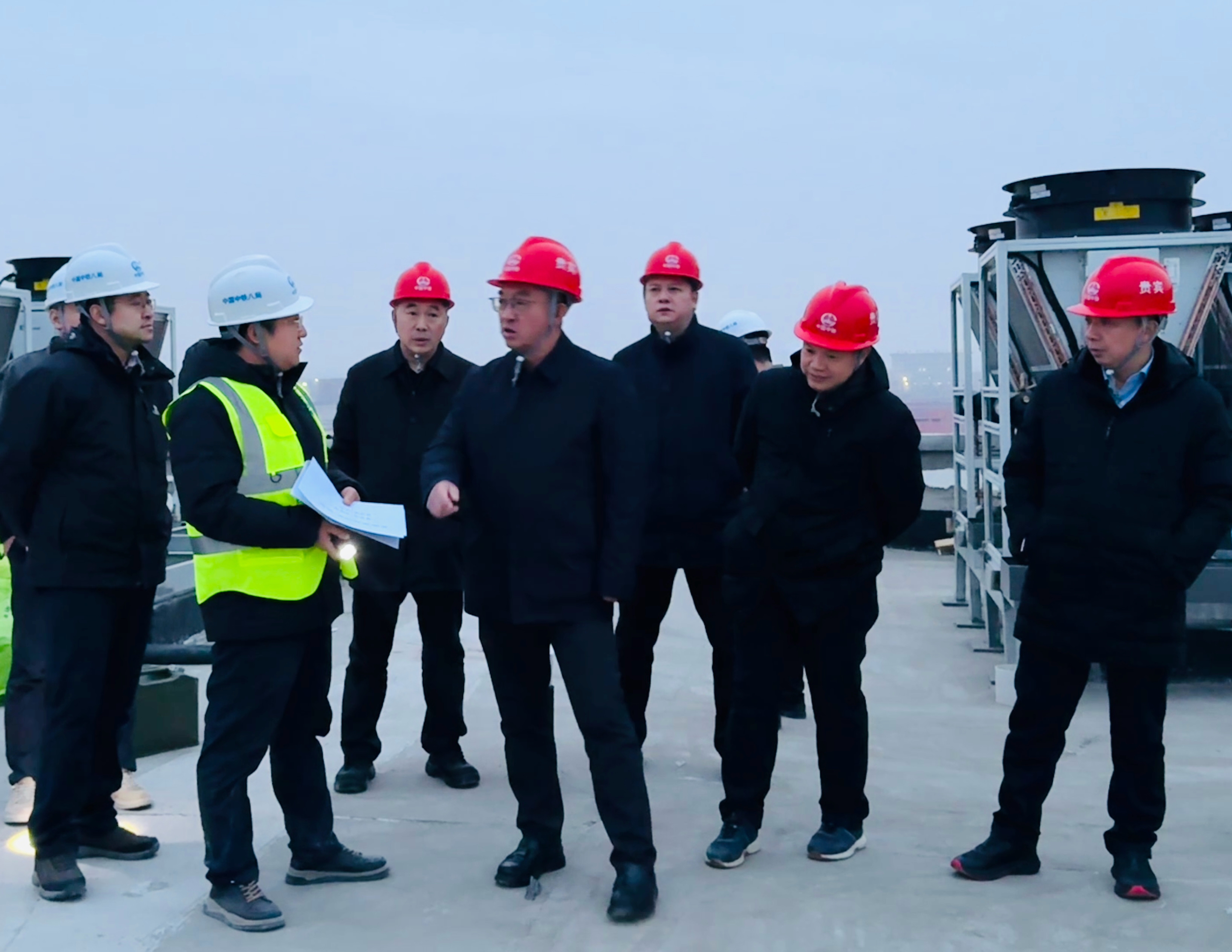 朱伯东到克拉玛依云计算产业园区标准化厂房改造项目检查指导